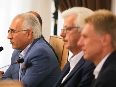 اصفهان پل ایران در تعامل با جهان/گردشگری در اولویت نخست