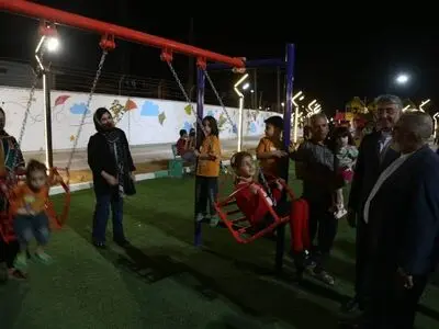 بوستان گل محمدی در محله پیامبر اعظم شهر بندرعباس به بهره‌برداری رسید +فیلم