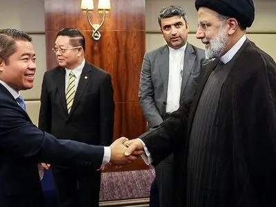 رئیسي یؤکد على تعزیز التعاون بین إیران ورابطة الآسیان