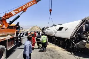 اعزام ١٣ دستگاه آمبولانس فارس به محل واژگونی اتوبوس در محور فیروزآباد_کوار