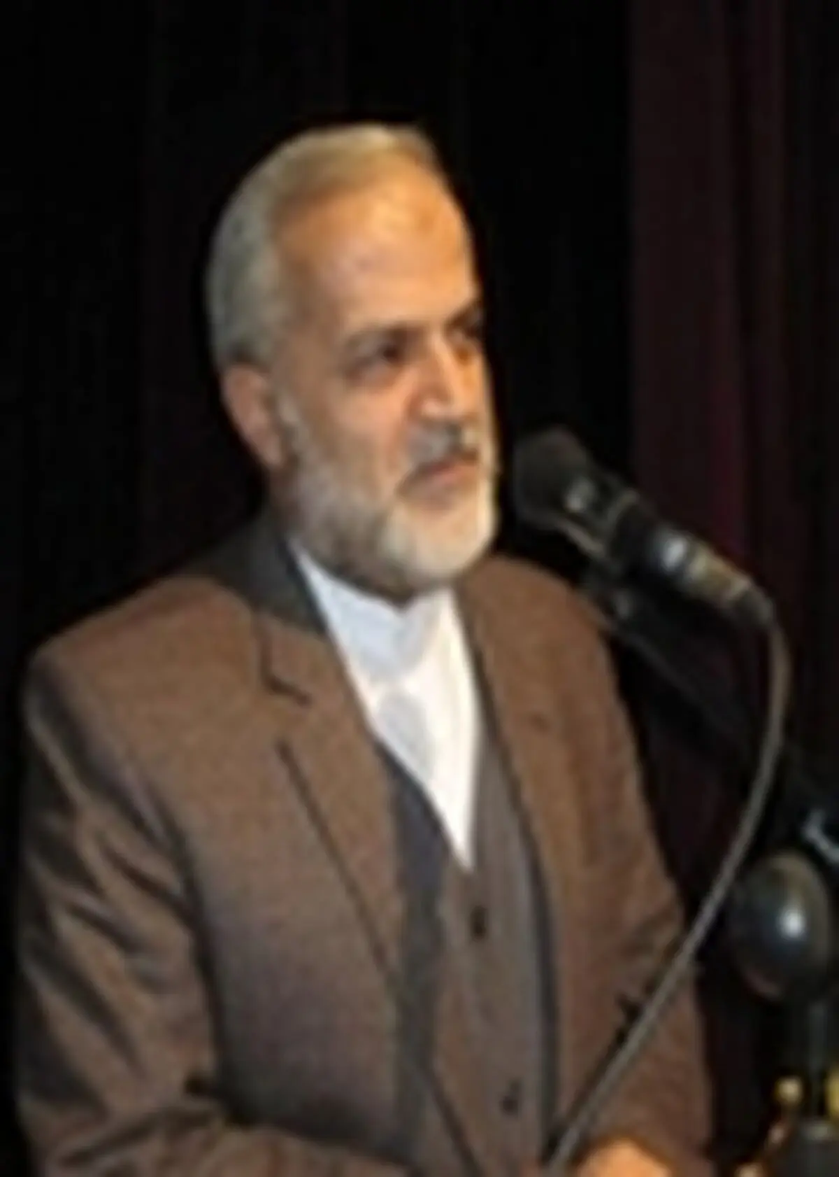 هیچ‌کس حق ندارد مانع راه سرمایه‌گذاری شود