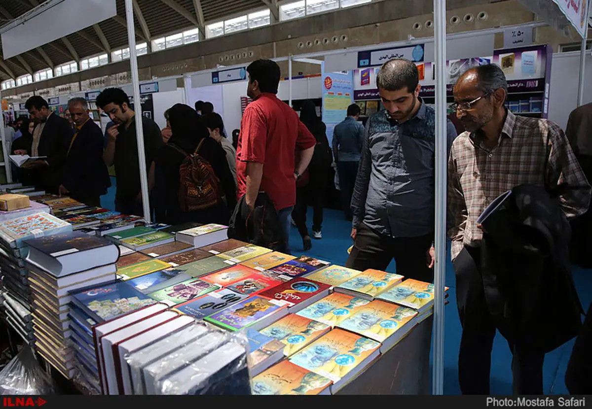 سهم ۲۰ درصدی کتاب الکترونیک از بازار کتاب فرانسه/ صادرات ۶۰۰ میلیون یورویی کتاب در فرانسه