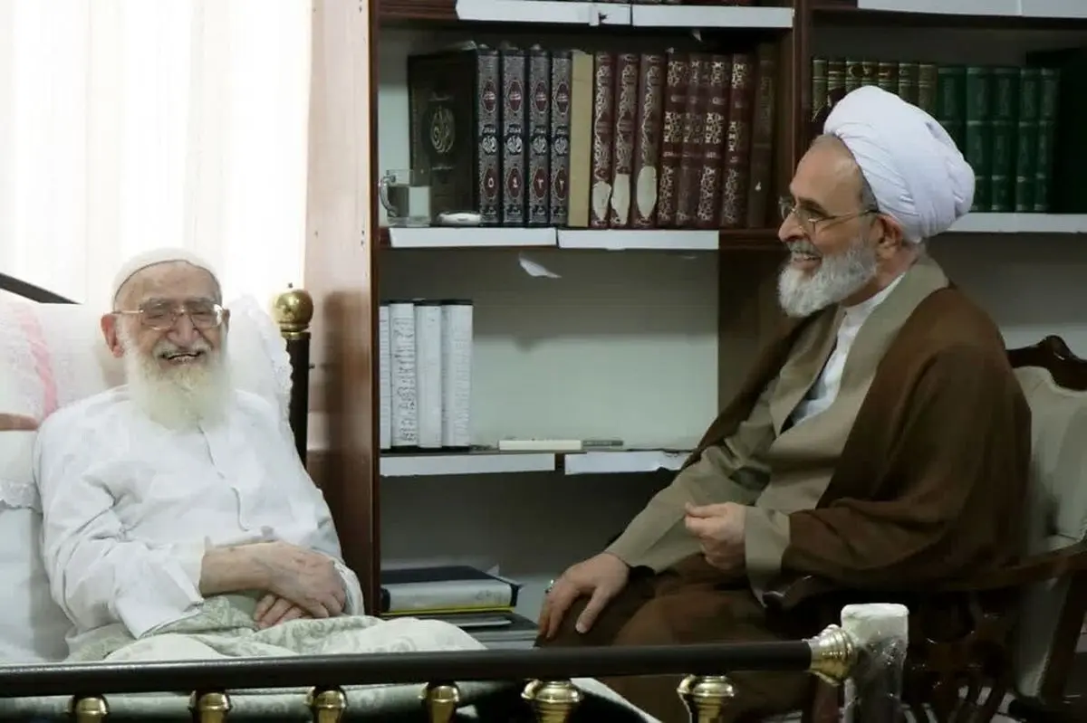 عیادت آیتالله اعرافی از آیتالله نوریهمدانی + عکس