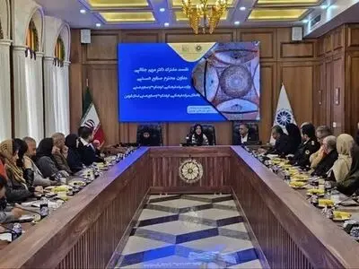 صنایع‌دستی؛ پیشران اقتصاد هویت‌بنیان/ فرصتی برای ارزآوری از بازار کشورهای همسایه