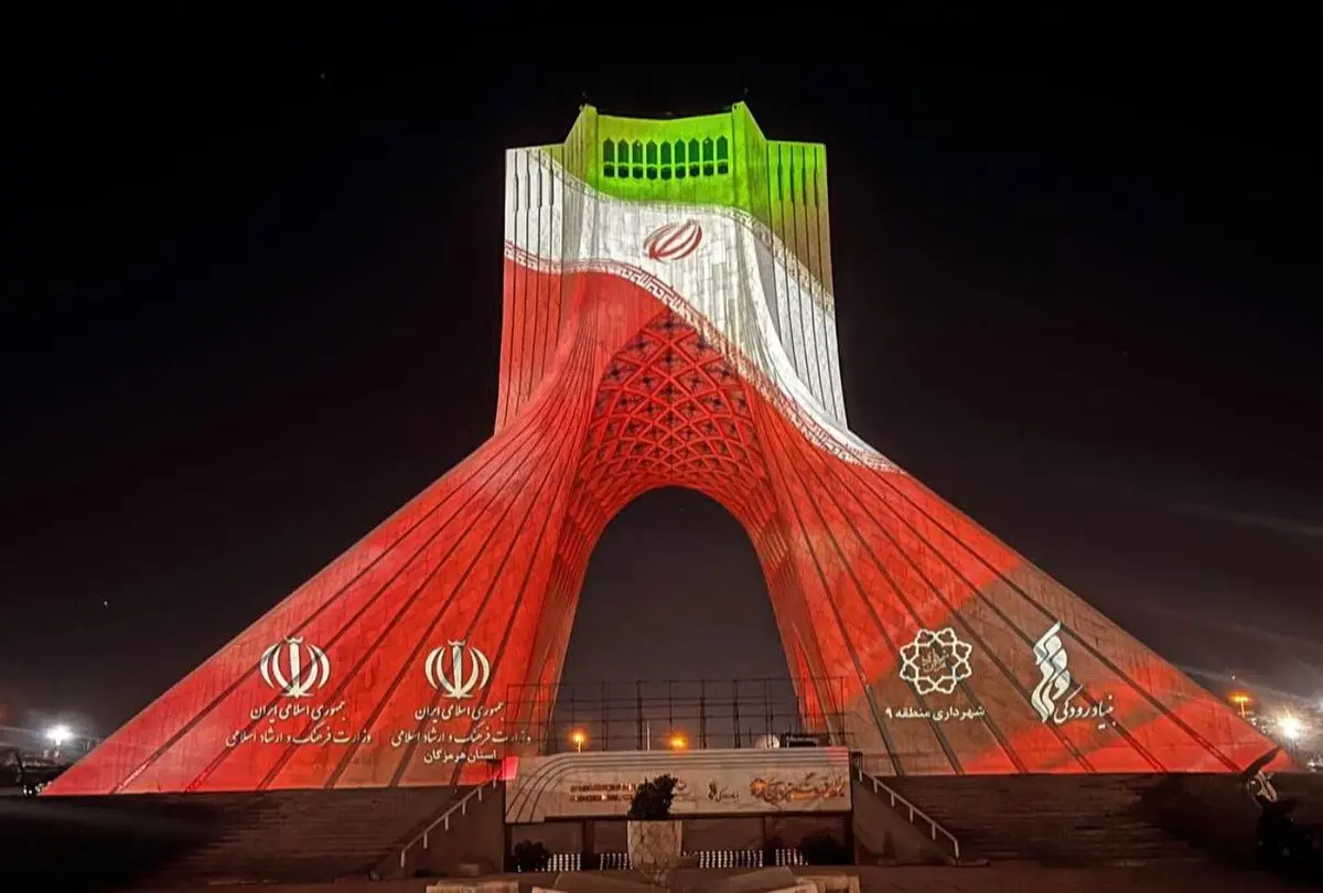 خلیج فارس پیکره برج آزادی  را مزین کرد