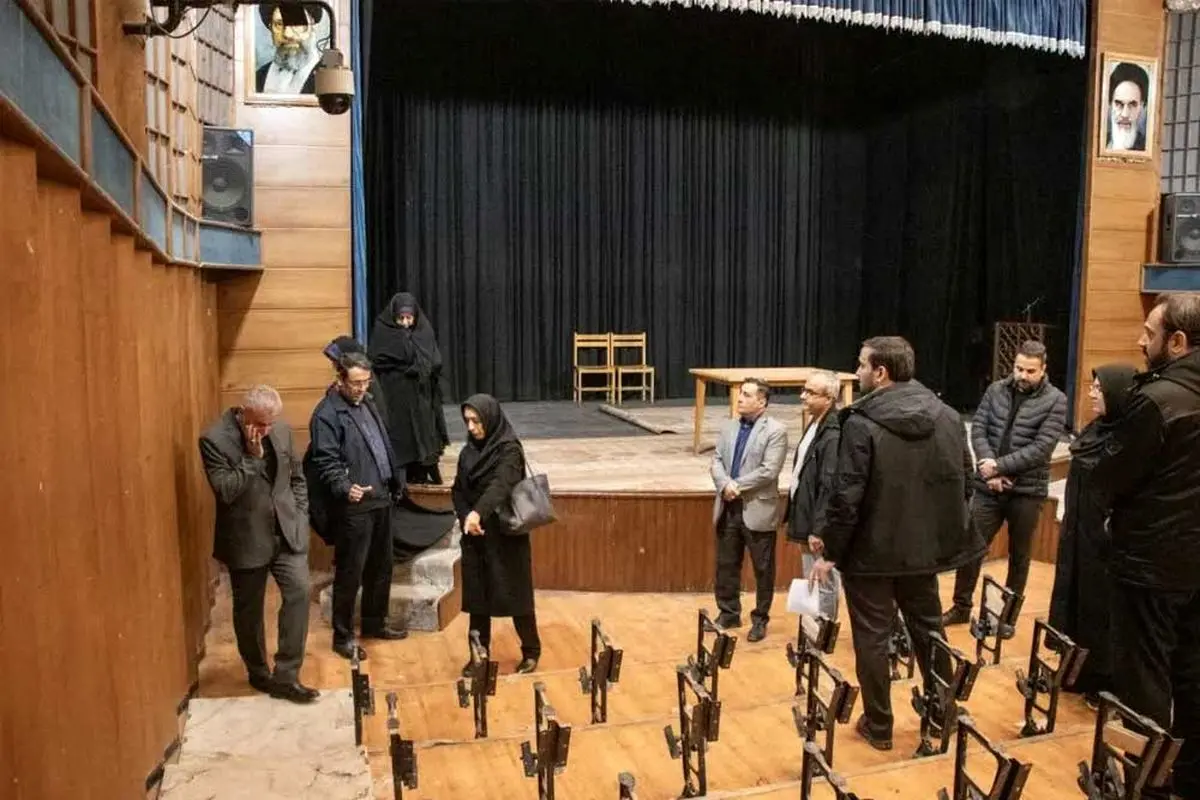 بازسازی سالن اجتماعات کتابخانه امام خمینی(ره) قزوین آغاز شد