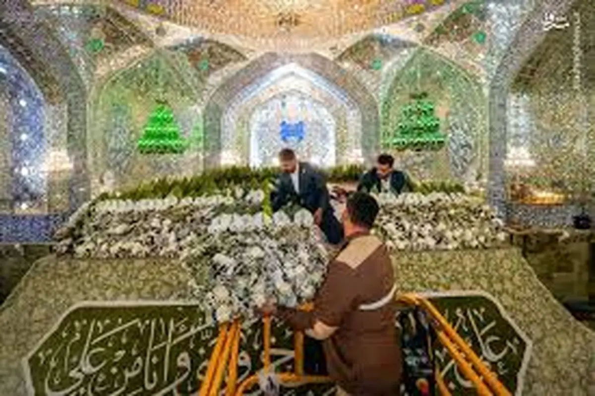 گلآرایی ضریح امیرالمومنین(ع) بهمناسبت ولادت حضرت زینب(س) +فیلم