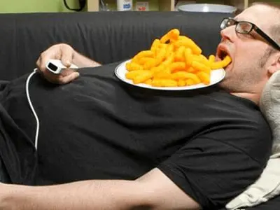 بی تحرکی روزانه به اندازه ۲۰۰ سیگار به بدن آسیب می‌زند