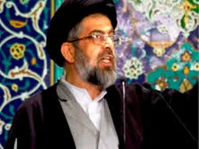 سران قوا اختلافات خود را در محضر رهبری حل کنند، نه در رسانه‌ها