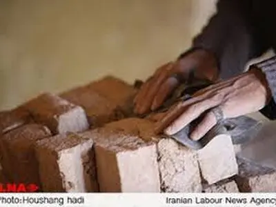 تمام کارگران ساختمانی باید بیمه شوند/ ناکارآمدیِ احتمالیِ قانون، ربطی به کارگران ندارد
