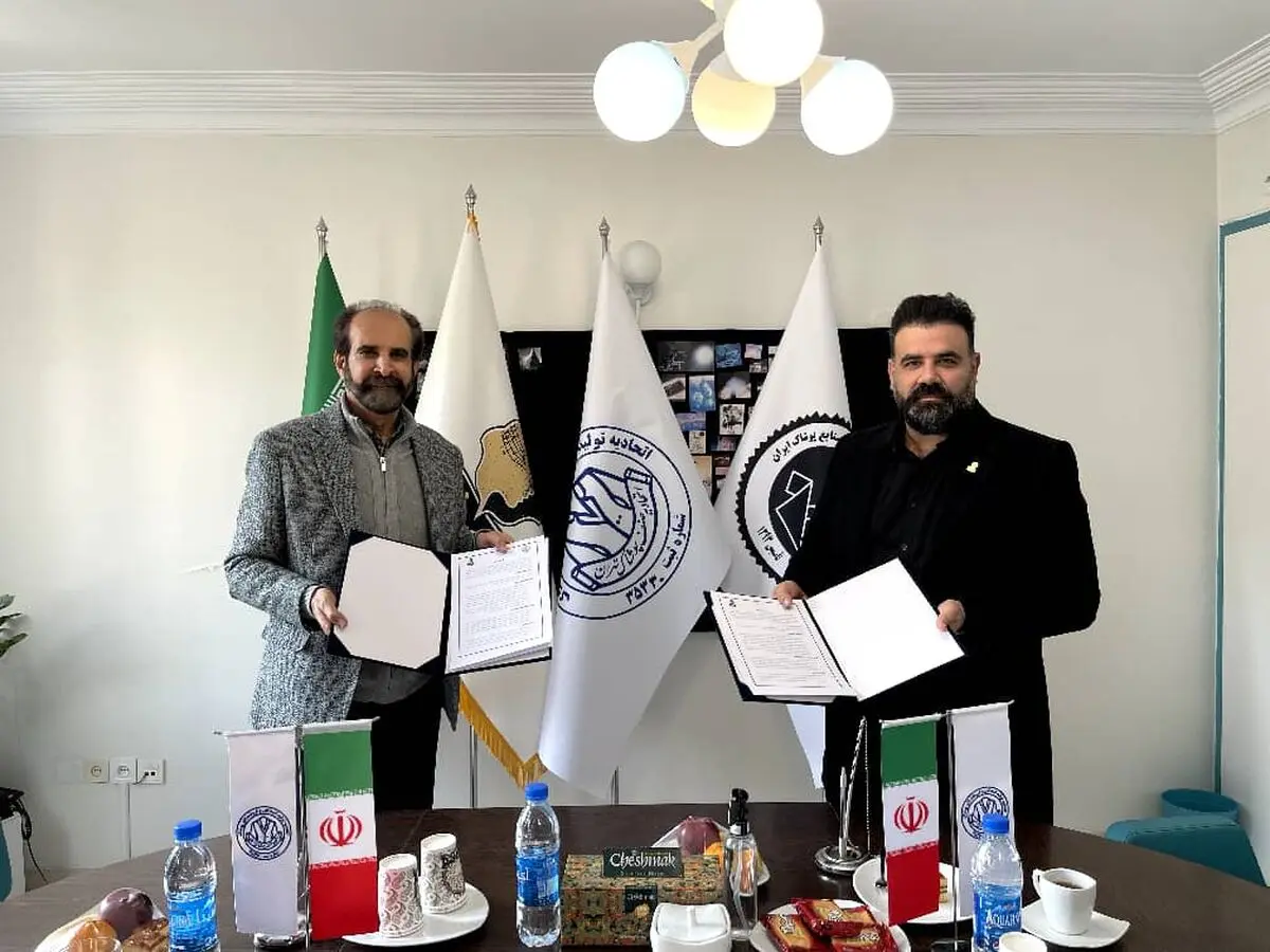 هنرمندان موسیقی از پوشاک تولید داخل حمایت می‌کنند/ پوشاک داخلی رقبای خارجی زیاد دارد