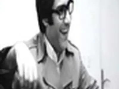 ادبیات " قزوه " شایسته " شکست حصر آبادان " نیست