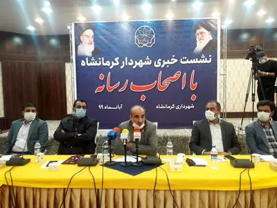 گوش مردم از حرف پر است/ مردم با چشم خود خدمت ببینند به مسئولان اعتماد خواهند کرد