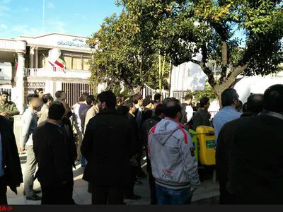 کارگران نساجی قائم شهر مقابل استانداری مازندران تجمع کردند