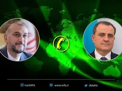 وزیرا خارجیة إیران وجمهوریة أذربیجان یناقشان العلاقات الثنائیة