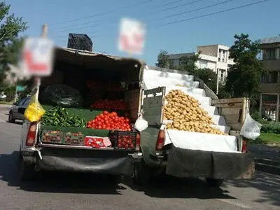 جمع‌آوری ۱۱۴ دستگاه وانت‌بار میوه‌فروش سیار توسط شهرداری تبریز 