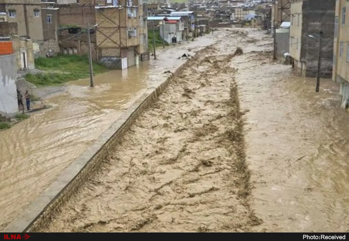اعزام ۲۵۰ نیرو به خوزستان/ نیروهای شهرداری و استانداری تهران در حال ساخت سیل‌بند در روستاهای اهواز و سوسنگرد هستند