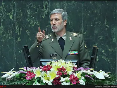 امیر حاتمی درباره آخرین وضعیت صنعت دفاعی کشور گزارش می‌دهد 
