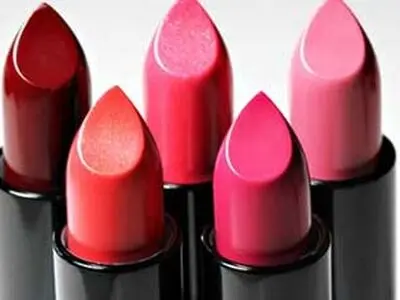 هر زن ایرانی سالیانه 2 کیلو رژ لب می‌خورد