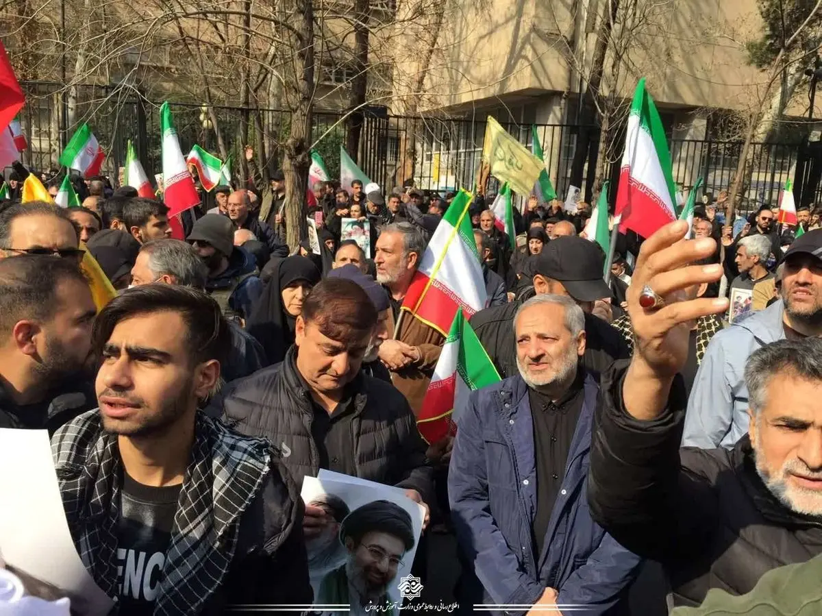 در جنگ رمضان ۲۰۶ دانش‌آموز و معلم به شهادت رسیده‌اند