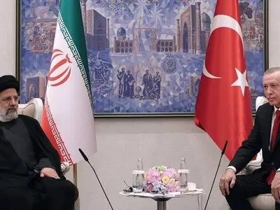 الرئیسان الایراني والترکي یبحثان العلاقات الثنائیة والتطورات في المنطقة