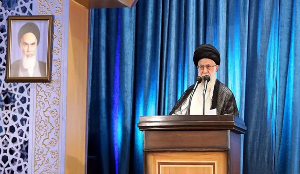 قائد الثورة الاسلامیة: دک القاعدة الامیرکیة من ایام الله/ مصير المنطقة يتوقف على التحرر من الهيمنة الاميركية