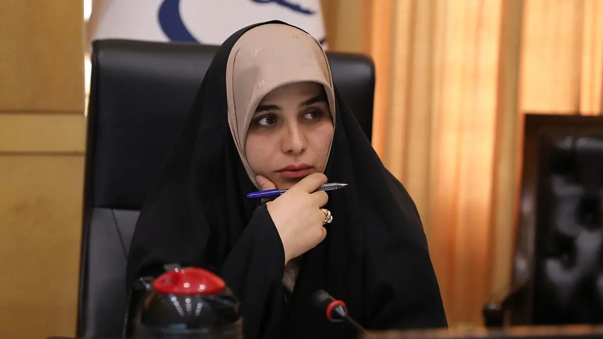 منابع پرداخت معلمان باید پایدار و شفاف باشد