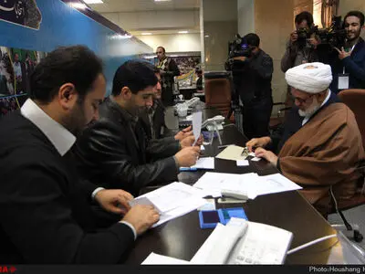 حجت‌الاسلام رازینی در پنجمین دوره انتخابات خبرگان ثبت‌نام کرد 