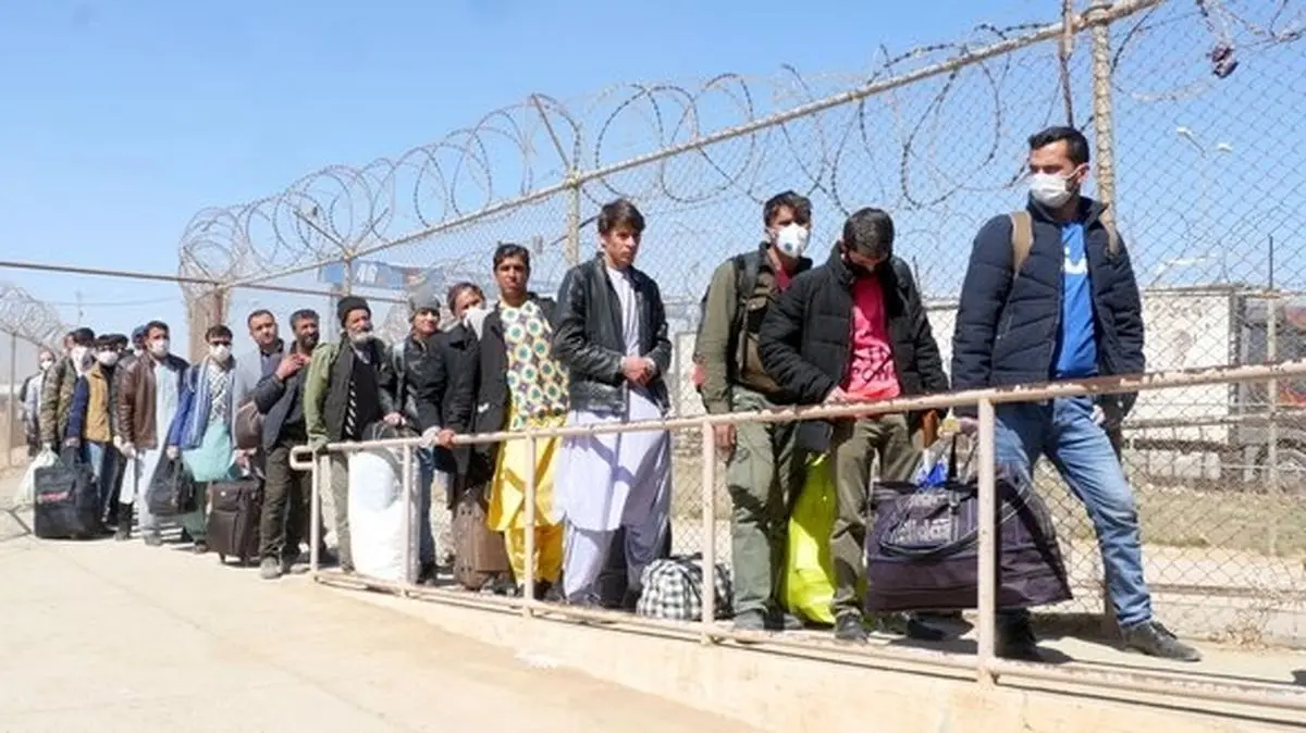 5,000 Afghans enter Iran daily from official borders: official