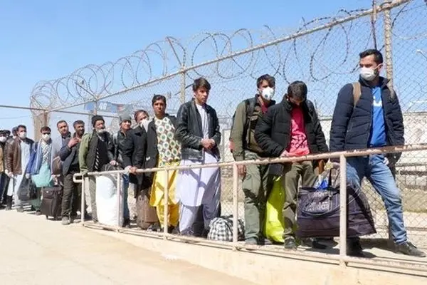 5,000 Afghans enter Iran daily from official borders: official