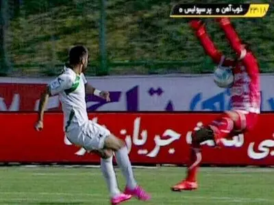 اخراج دروازه‌بان پرسپولیس اشتباه بزرگ جهانبازی بود/صادقی خطایی مرتکب نشد