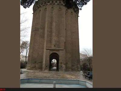 فراموشی ۷ ساله مرمت برج طغرل/حریم برج  متناسب با این بنا نیست
