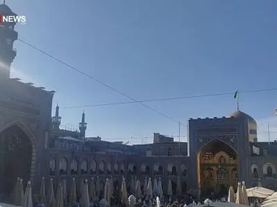تلاوت قرآن کریم در حرم مطهر رضوی، پس از اعلام‌ خبر شهادت سید حسن نصرالله + فیلم