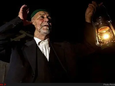 چون معتقد بودم موسیقی حرام است، به گلها نرفتم/غصه می‌خورم که چرا نگذاشتم صدایم شنیده شود