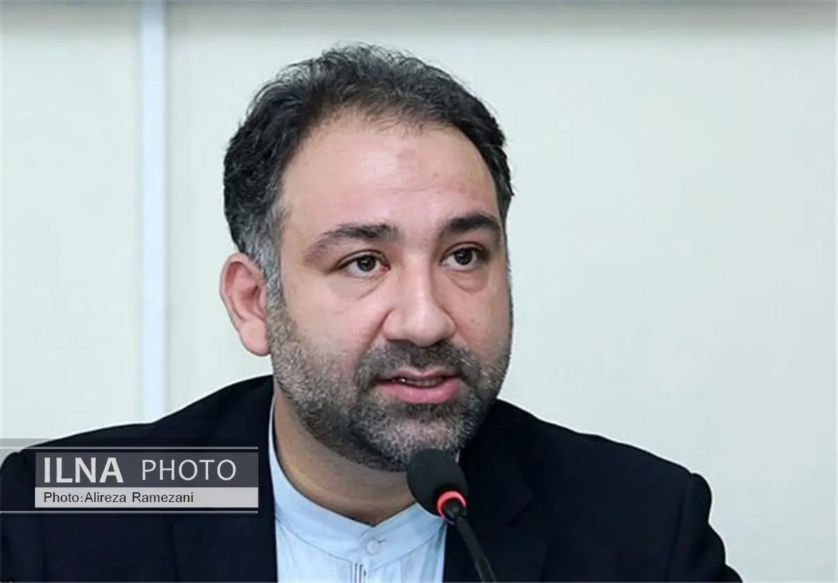 شهید مرتضی آوینی نماد از خود گذشتگی است
