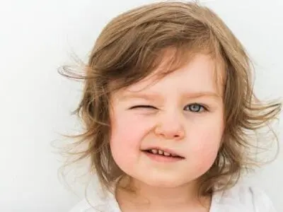 دلایل پلک زدن بیش از اندازه در کودکان