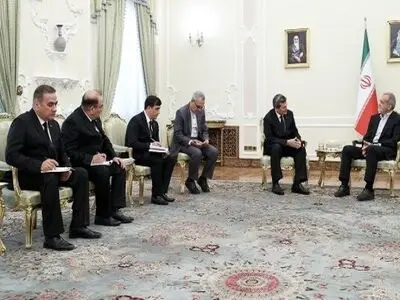 الرئیس بزشکیان: تعمیق العلاقات مع الجیران محور سیاستنا الخارجیة