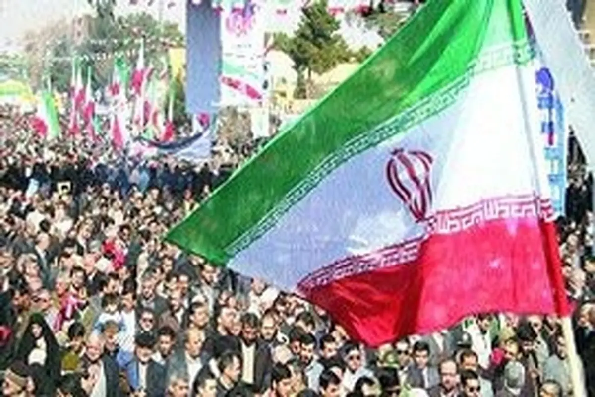 مردم استان سمنان در راهپیمایی ۲۲ بهمن مقتدرانه حضور یافتند