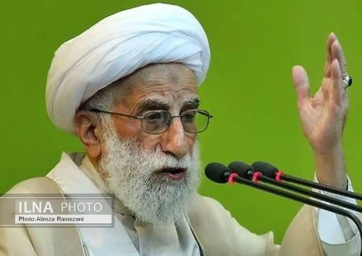 آیة الله جنتی: لا ینبغی الخشیة من امیرکا وتهویل قدراتها