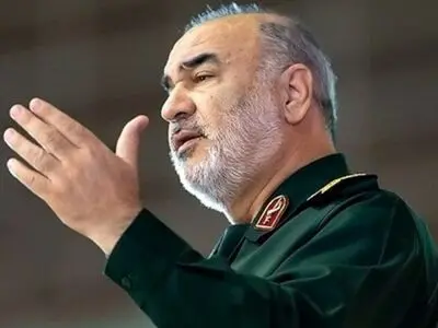 قائد حرس الثورة: ثمة اصطفافات خطیرة وراء الحدود تتحیّن الفرص
