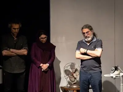 «رژه‌ی کور» با یاد صدرالدین شجره روی صحنه رفت