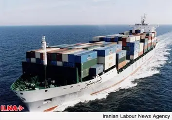 هیچ کشتی تجاری همراه با اسکورت وارد بنادر نشده‌است/ در اوج تنش‌ها رکورد تخلیه و بارگیری را زدیم/ ورود بزرگ‌ترین کشتی کانتینری به بندر رجایی در ایام تنش‌های منطقه‌ای