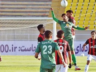 ذوب آهن 2 - پدیده یک؛ گاندوها در خانه به پیروزی رسیدند