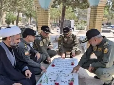 ادای احترام فرمانده هوانیروز ارتش به مقام شامخ شهید ایرج عیوضی
