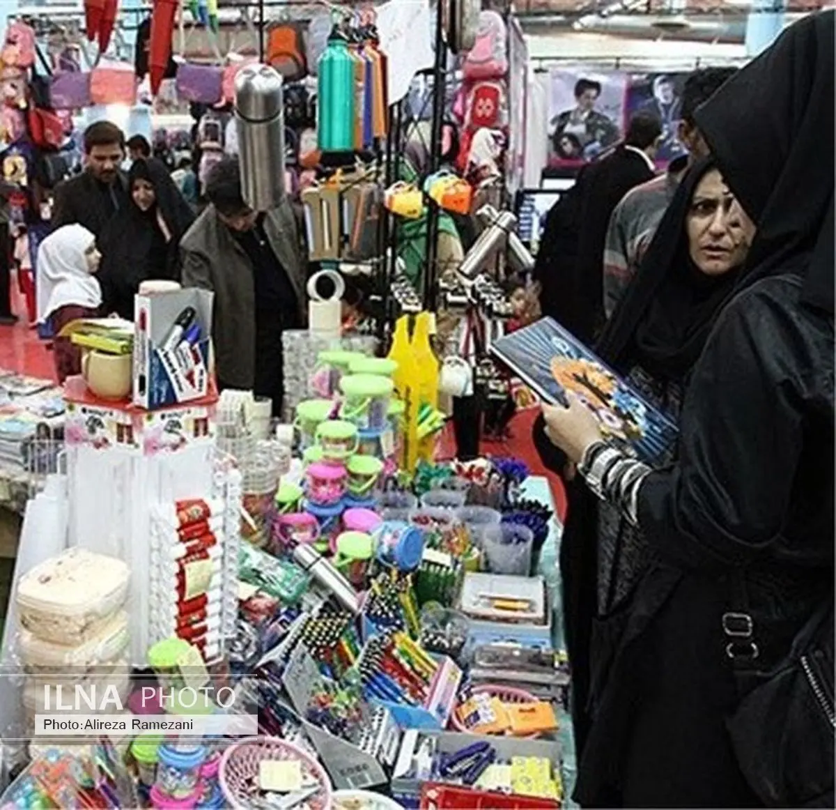 تقدیر از غرفههای برتر نمایشگاه عرضه مستقیم کالای پاییزه