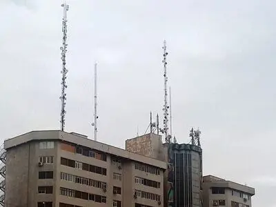 کلاف پیچیده نصب انبوه دکل مخابراتی بی‌مجوز در تهران/ احتمال کاهش سرعت اینترنت همزمان با جمع‌آوری دکل‌های غیرمجاز 