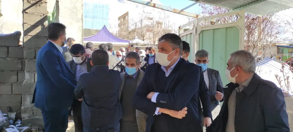 وزیر راه وارد سی سخت زلزله زده شد