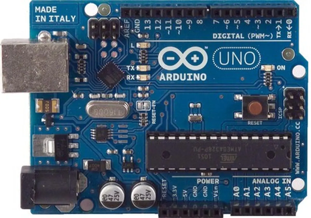 آردوینو چیست و چه کاری انجام می‌دهد؟ بررسی برد محبوب Arduino