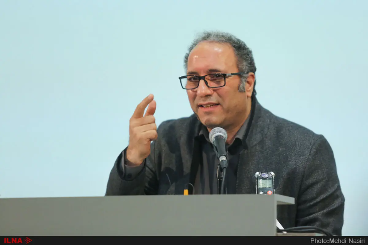 میرکریمی: با یک مشتِ مقدس، صخرۀ فرسوده فرومی‌ریزد!