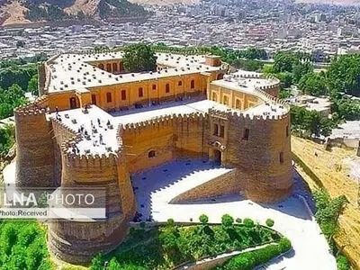 هنوز بخش‌هایی از عرصه و حریم فلک‌الافلاک آزادسازی نشده/ توقف استحکام‌بخشی ضلع جنوبی قلعه به دلیل نبود اعتبار